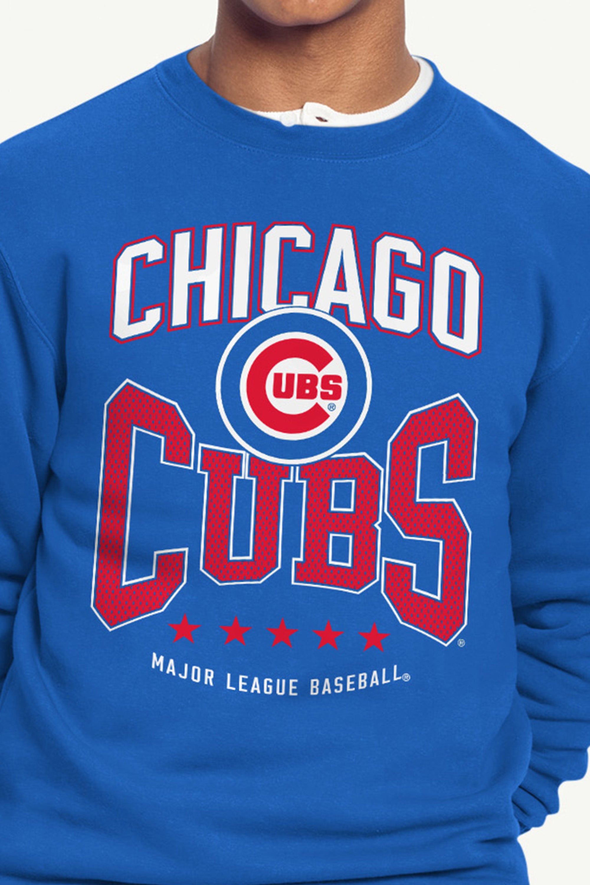 MENS CHICAGO CUBS CENTER SQUEEZE SWEATSHIRT View 4 | Chicago Cubs MENS CHICAGO CUBS CENTER SQUEEZE SWEATSHIRT View 4 | Chicago Cubs