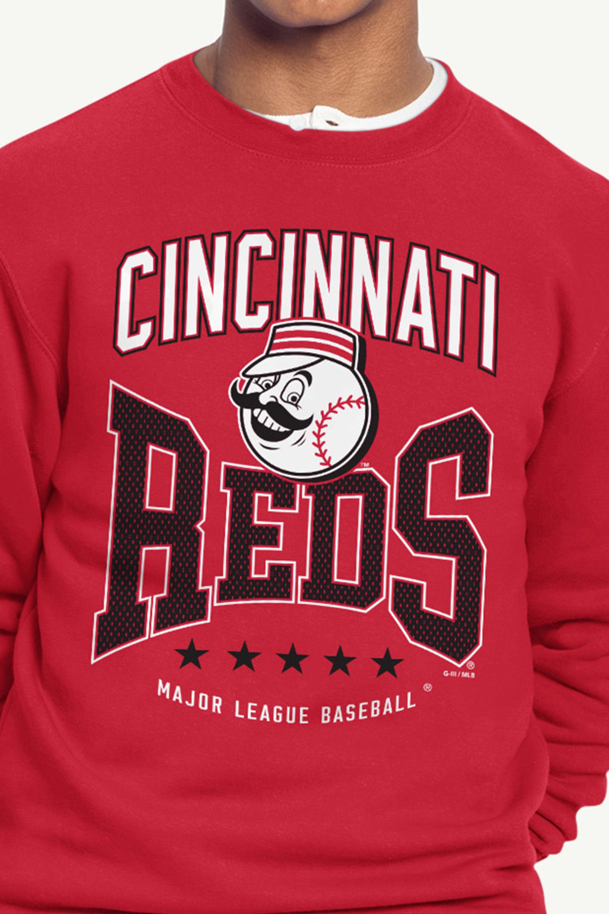 MENS CINCINNATI REDS CENTER SQUEEZE SWEATSHIRT View 4 MENS CINCINNATI REDS CENTER SQUEEZE SWEATSHIRT View 4