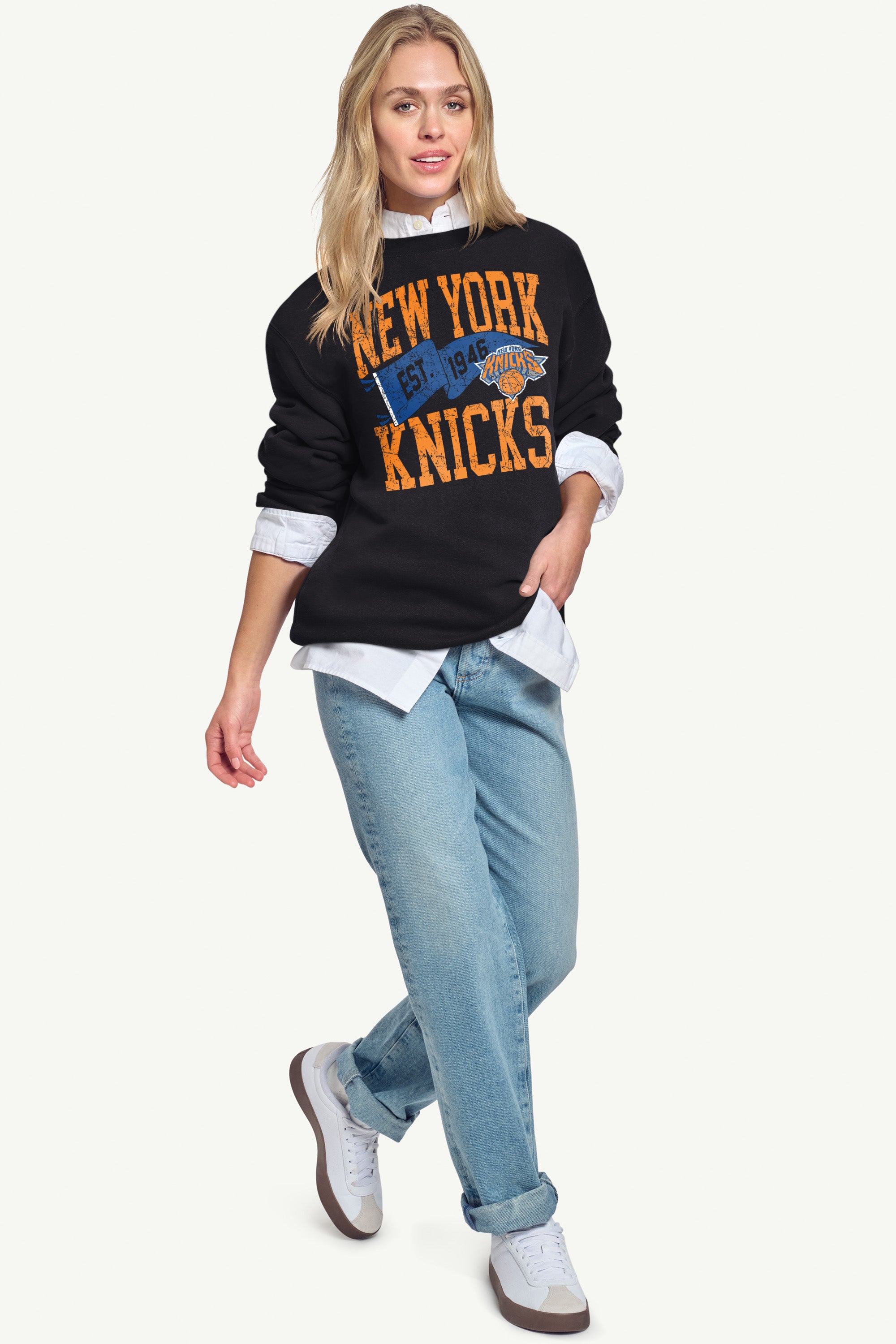 WOMENS NEW YORK KNICKS PENNANT SWEATSHIRT View 4 WOMENS NEW YORK KNICKS PENNANT SWEATSHIRT View 4