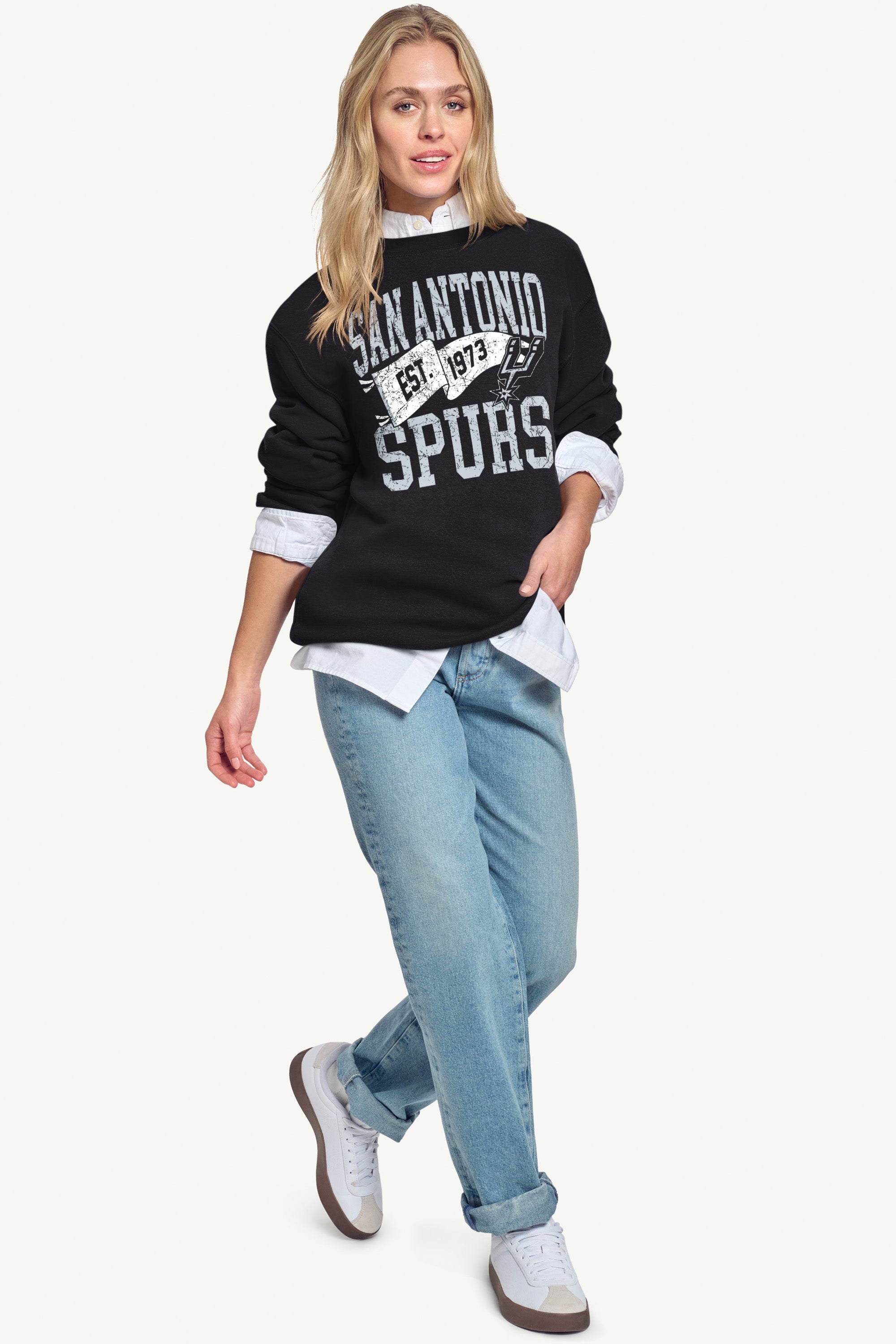 WOMENS NEW YORK KNICKS PENNANT SWEATSHIRT View 4 WOMENS NEW YORK KNICKS PENNANT SWEATSHIRT View 4