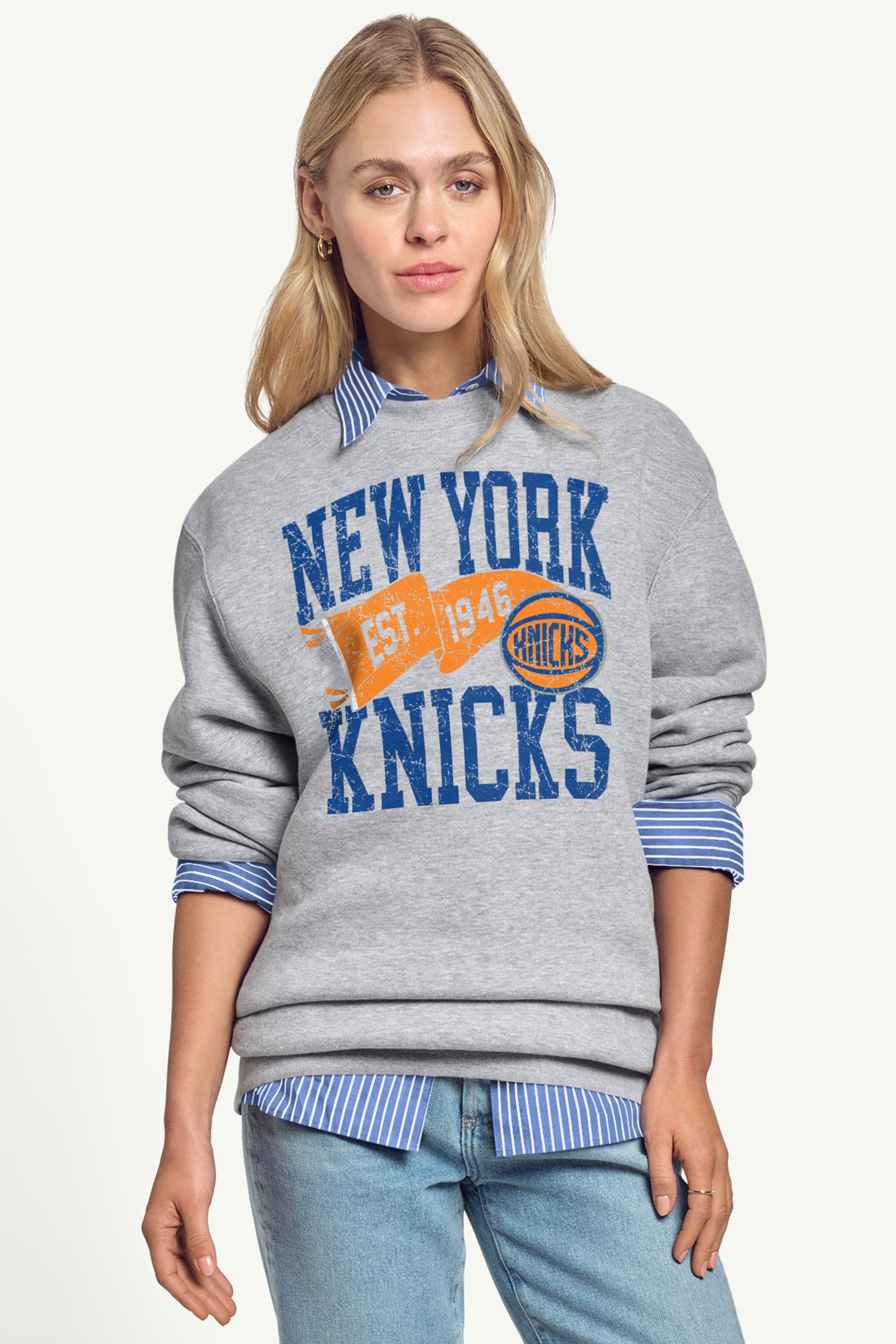 WOMENS NEW YORK KNICKS PENNANT SWEATSHIRT View 1 WOMENS NEW YORK KNICKS PENNANT SWEATSHIRT View 1