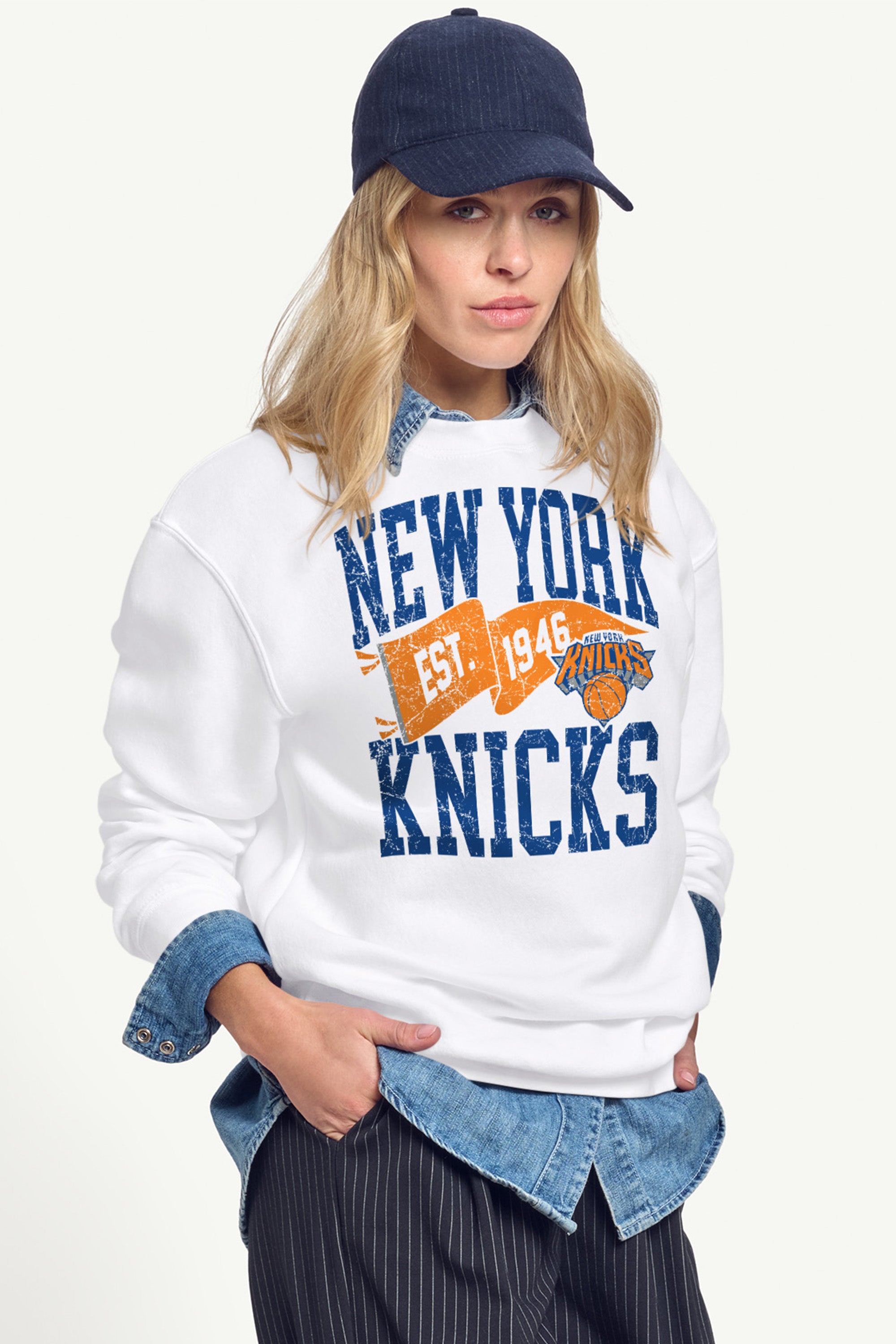 STARTER NEW YORK KNICKS PENNANT SWEATSHIRT View 1 STARTER NEW YORK KNICKS PENNANT SWEATSHIRT View 1