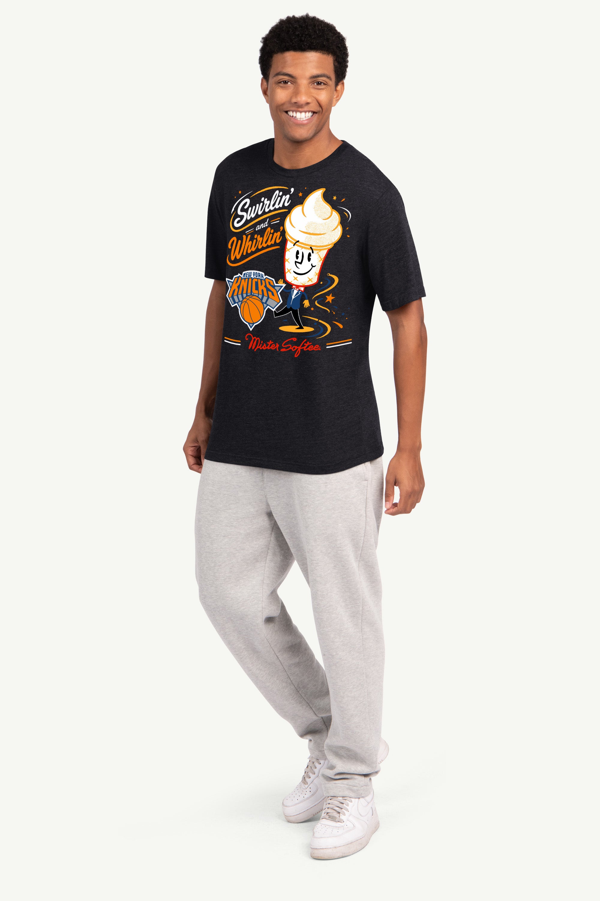 MENS NEW YORK KNICKS X MISTER SOFTEE SWIRLIN' T SHIRT View 4