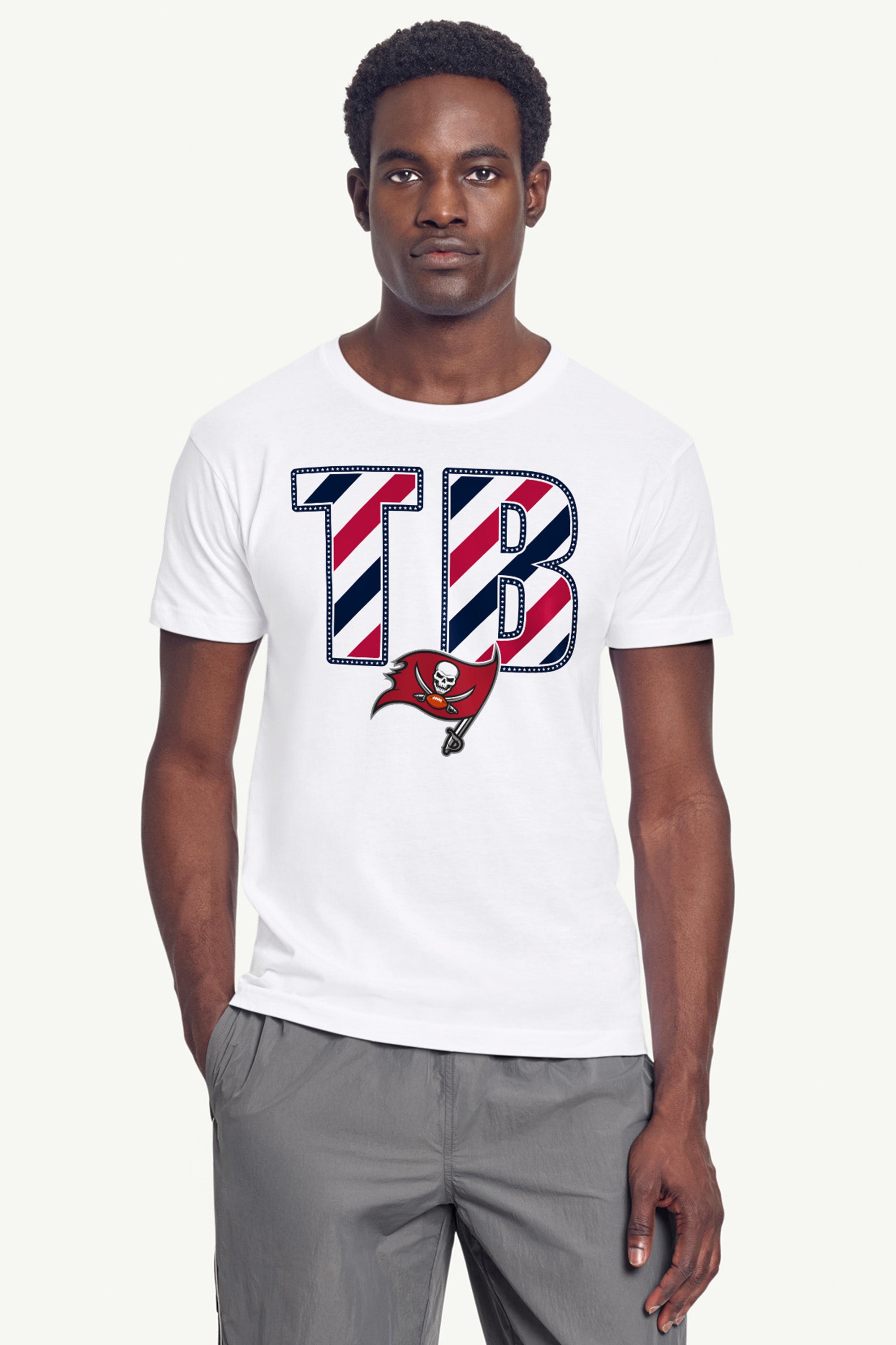 MENS TAMPA BAY BUCCANEERS STARS AND STRIPES T SHIRT View 4
