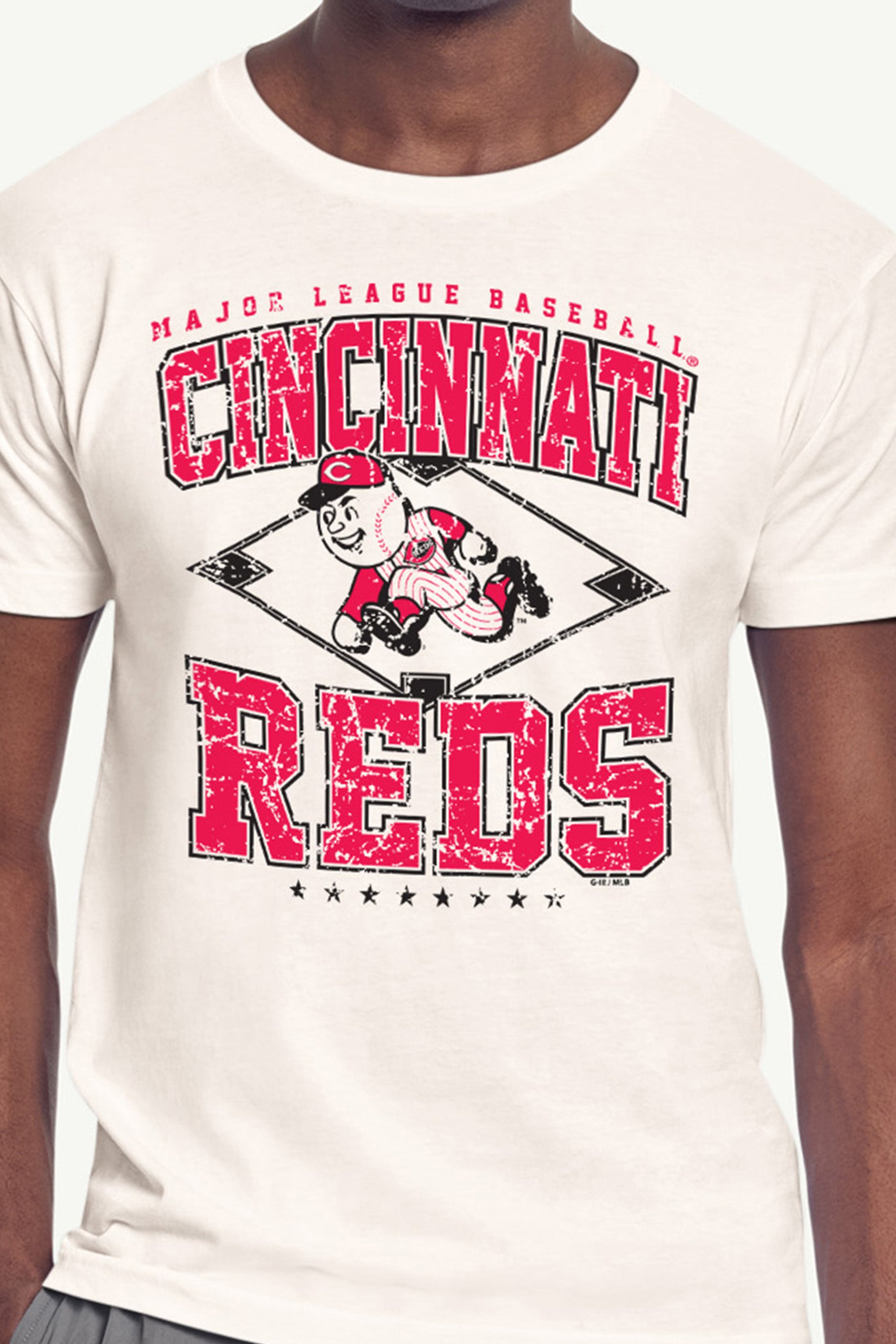 MENS CINCINNATI REDS DISTRESSED COOPERSTOWN DIAMOND SHORT SLEEVE T SHIRT View 2