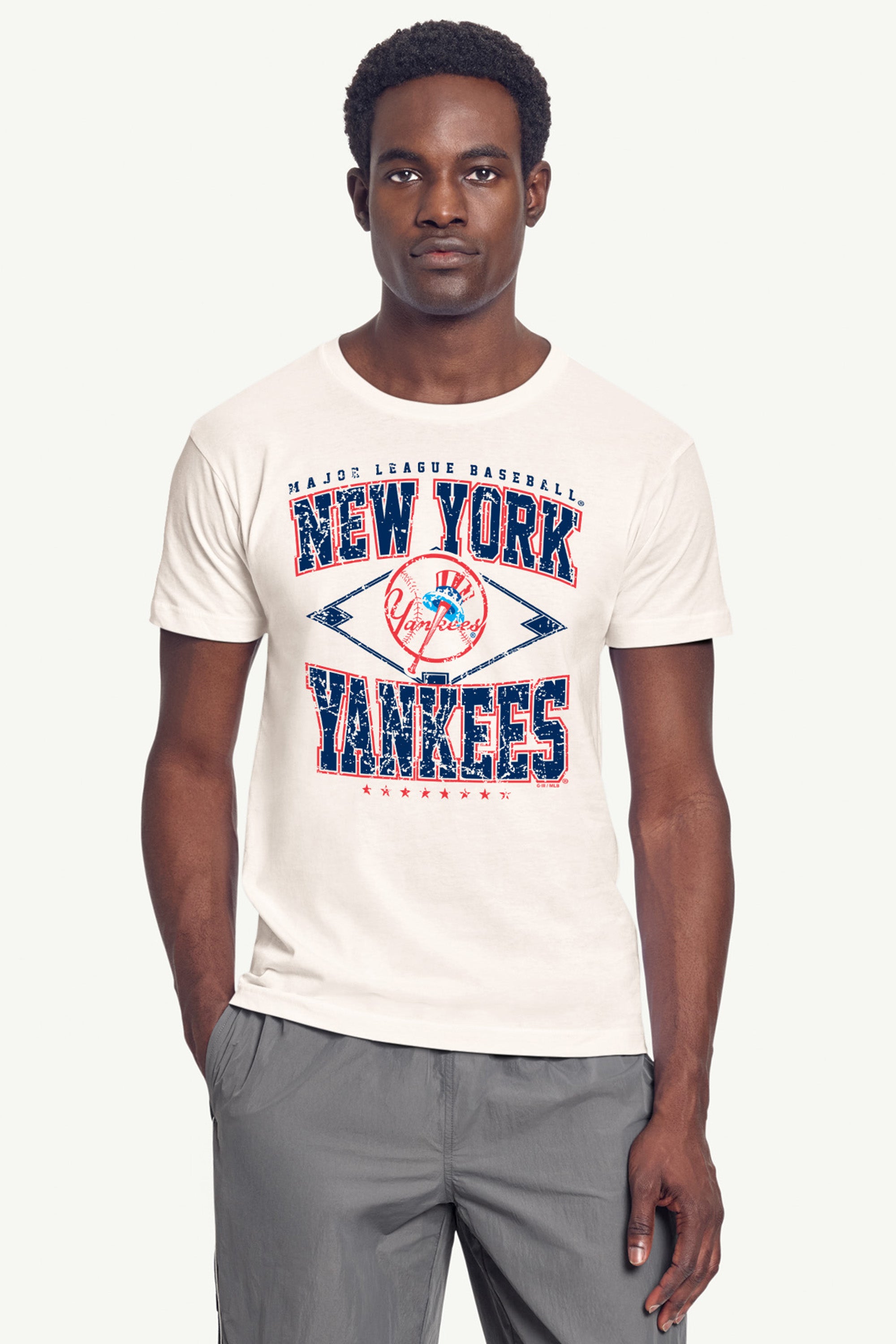 MENS NEW YORK YANKEES DISTRESSED COOPERSTOWN DIAMOND SHORT SLEEVE T SHIRT View 3